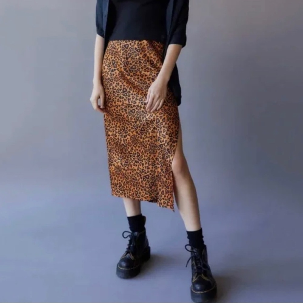 NWT Urban Outfitters Midi Satin Slip Side Slit Leopard heart pattern Skirt
